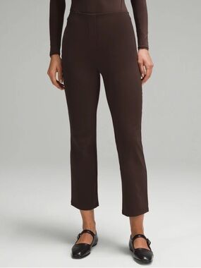 Smooth Fit Pull-On High-Rise Cropped Pant